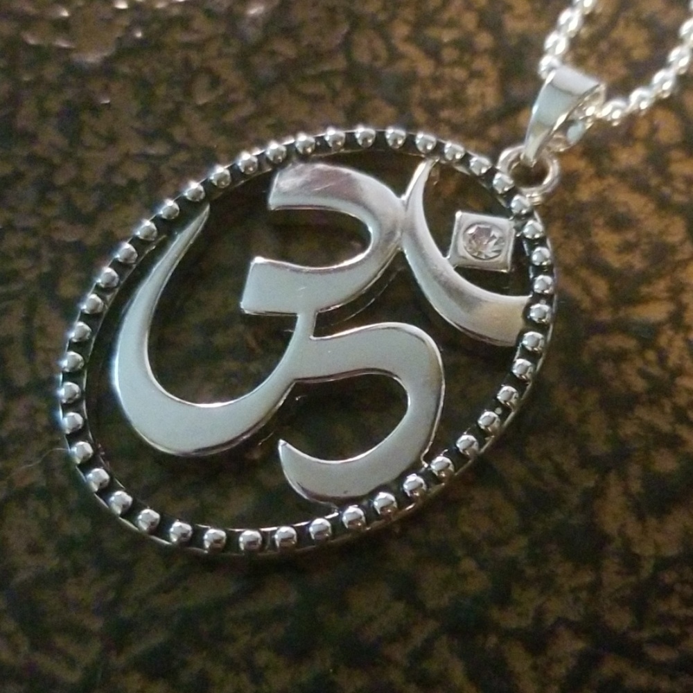 Jewelry - Picture 2 of 3